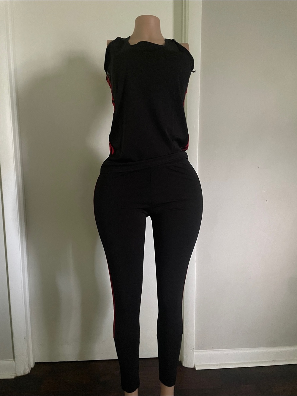Women’s Black High-Waist Leggings with Red Side Detail